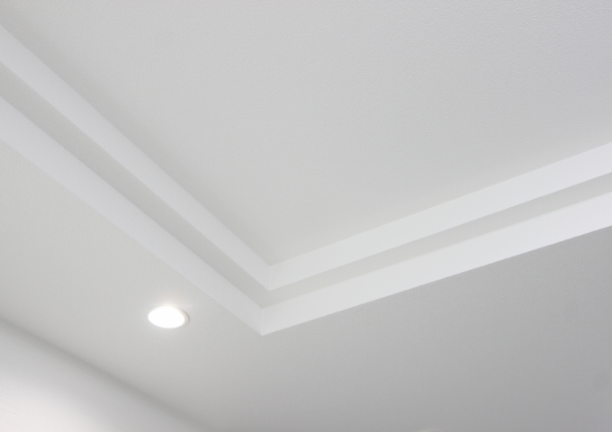 開放的でおしゃれな空間へ！折り上げ天井のメリットや取り入れる際のポイントについて