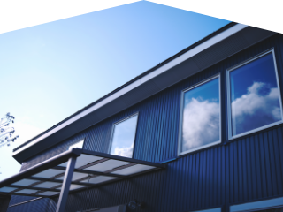 長く美しさが続く新定番！ガルバリウム鋼板のメリットやメンテナンス方法について