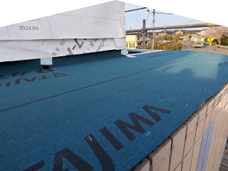 屋根を守る見えない防水！ルーフィングシートの役割や重要性について